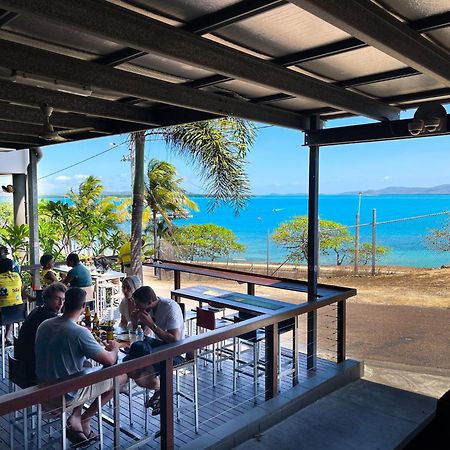 Grand Hotel Thursday Island Exteriör bild